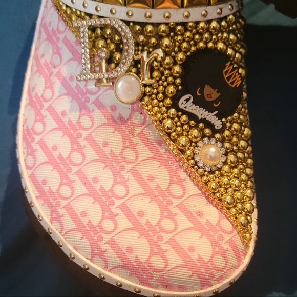 Custom crocs - Picture 2 of 12